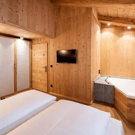 Dom wakacyjny Bike - Balcony Pool And Sauna Access *