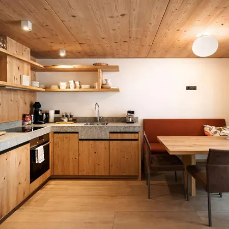 Bike - Balcony Pool And Sauna Access *